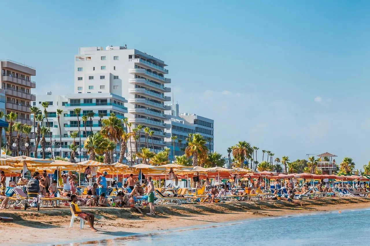 Sunorama Waterfront Apartment Larnaca